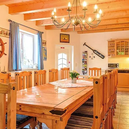 Auf Anfrage - Gruppenhaus Fisch Auf Ruegen Vis-a-vis Hiddensee Bis Zu 15 Personen